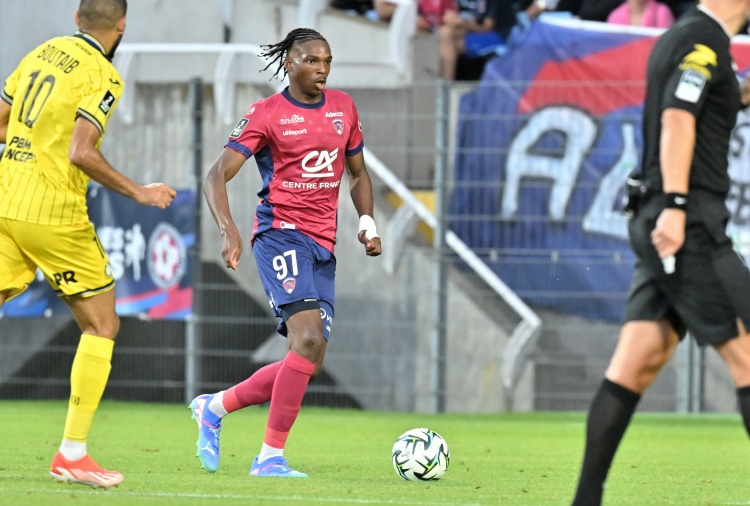 海洋之神590线路检测中心-罗马诺：切尔西寻求冬窗引进中卫新援，有意雷恩小将雅奎特